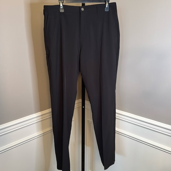 Short par 4 black men's golf pants size 36 x 32 - Picture 1 of 5